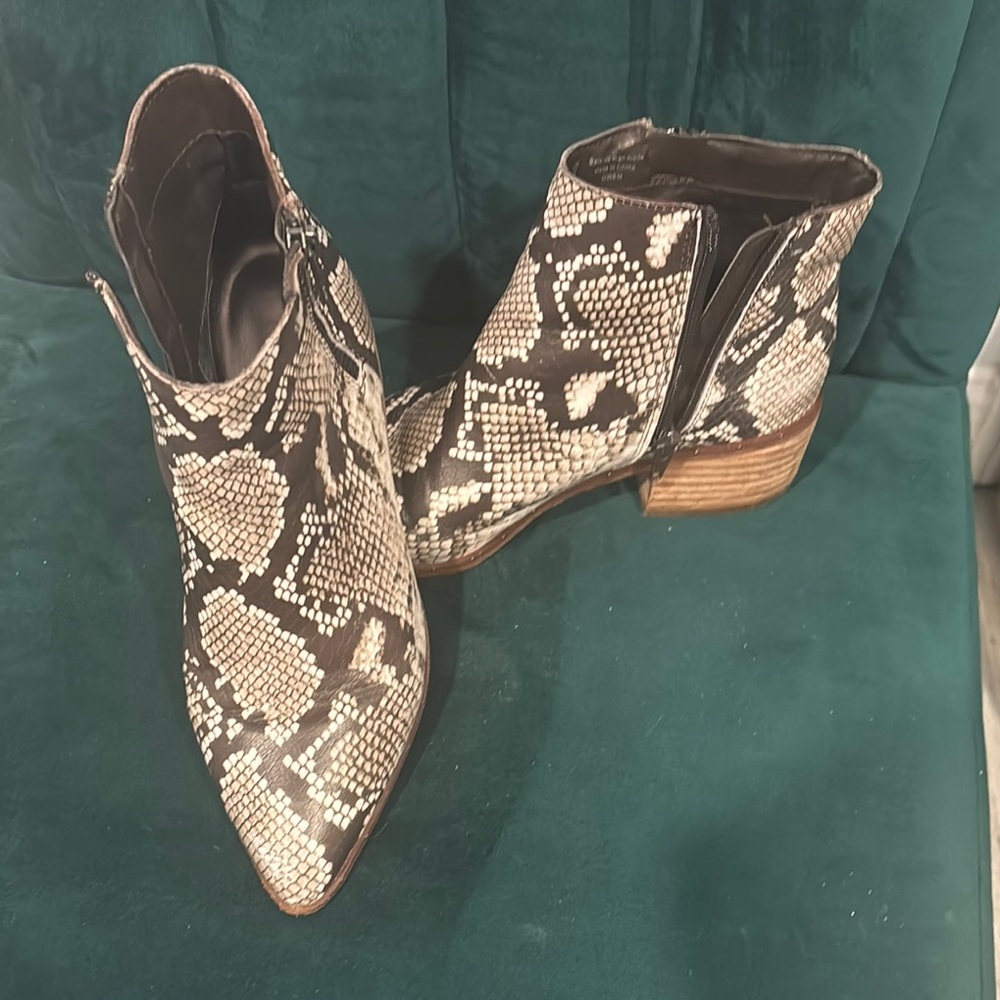 Stylish Snake Print Ankle Boots for Women
